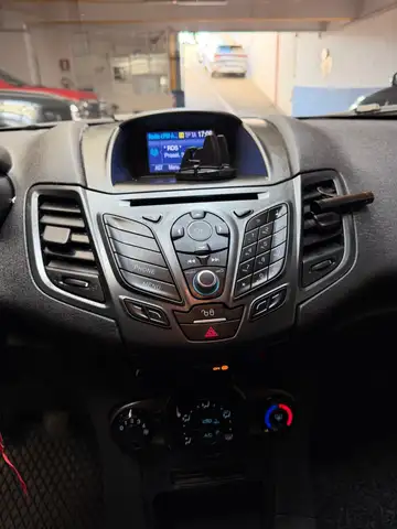 Ford Fiesta view 11