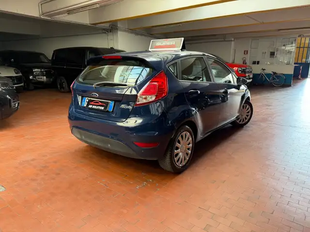 Ford Fiesta view 3