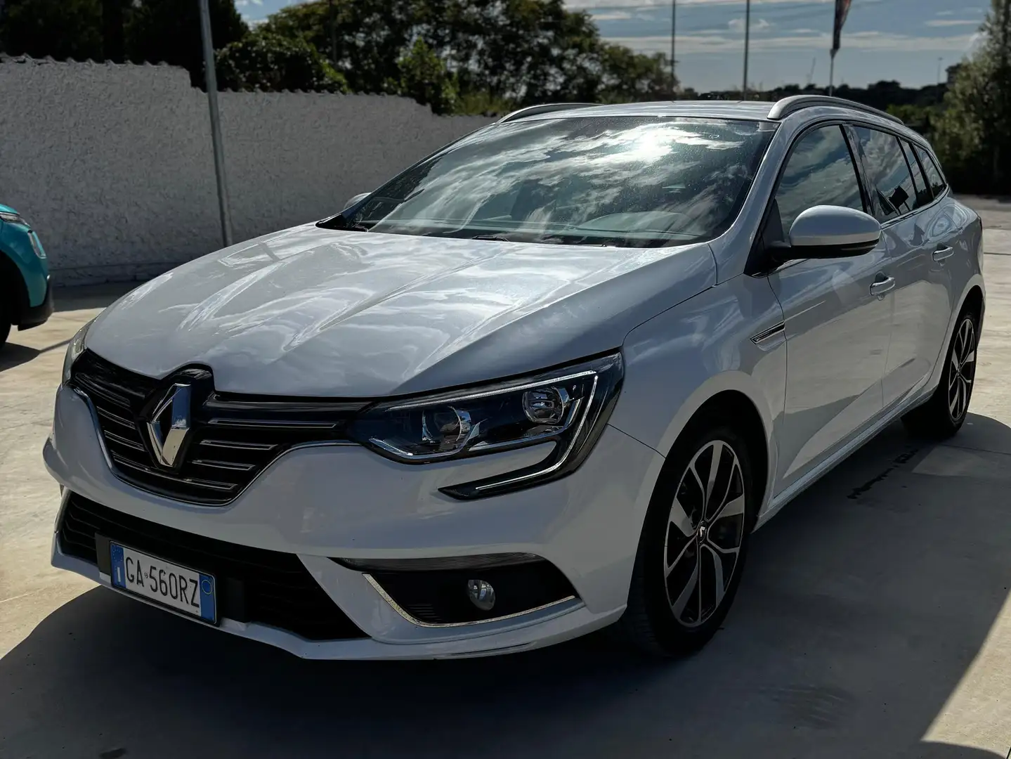 Renault Megane Megane Sporter 1.3 tce Duel2 140cv edc fap Blanc - 2