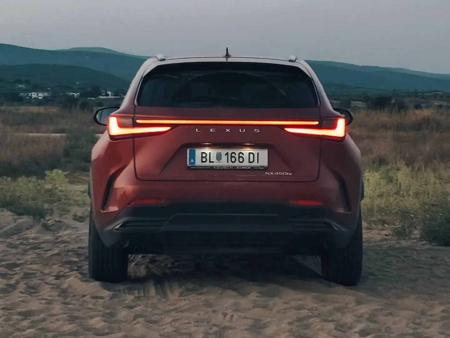 Lexus NX 450h+ NX 450h  E-Four Executive Aut. Executive Orange - 2