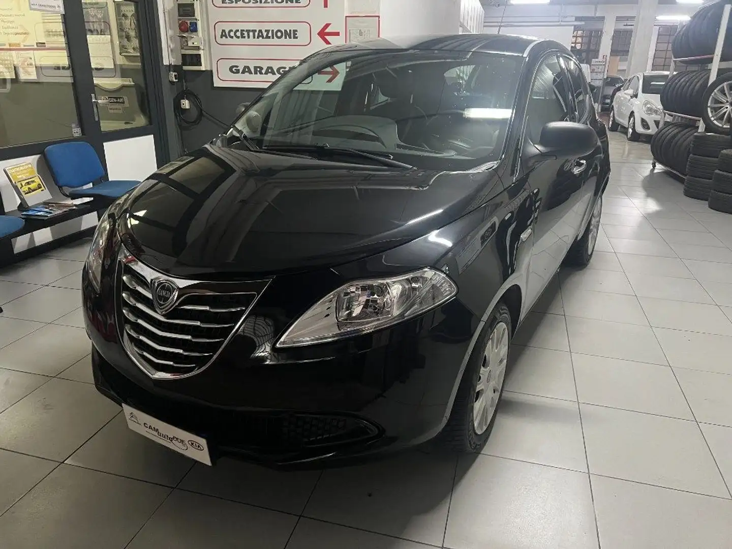 Lancia Ypsilon 1.2 69 CV 5 porte Platinum GARANZIA 24 MESI Negro - 1