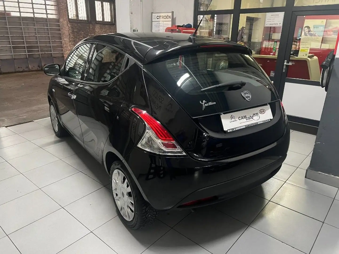 Lancia Ypsilon 1.2 69 CV 5 porte Platinum GARANZIA 24 MESI Negro - 2