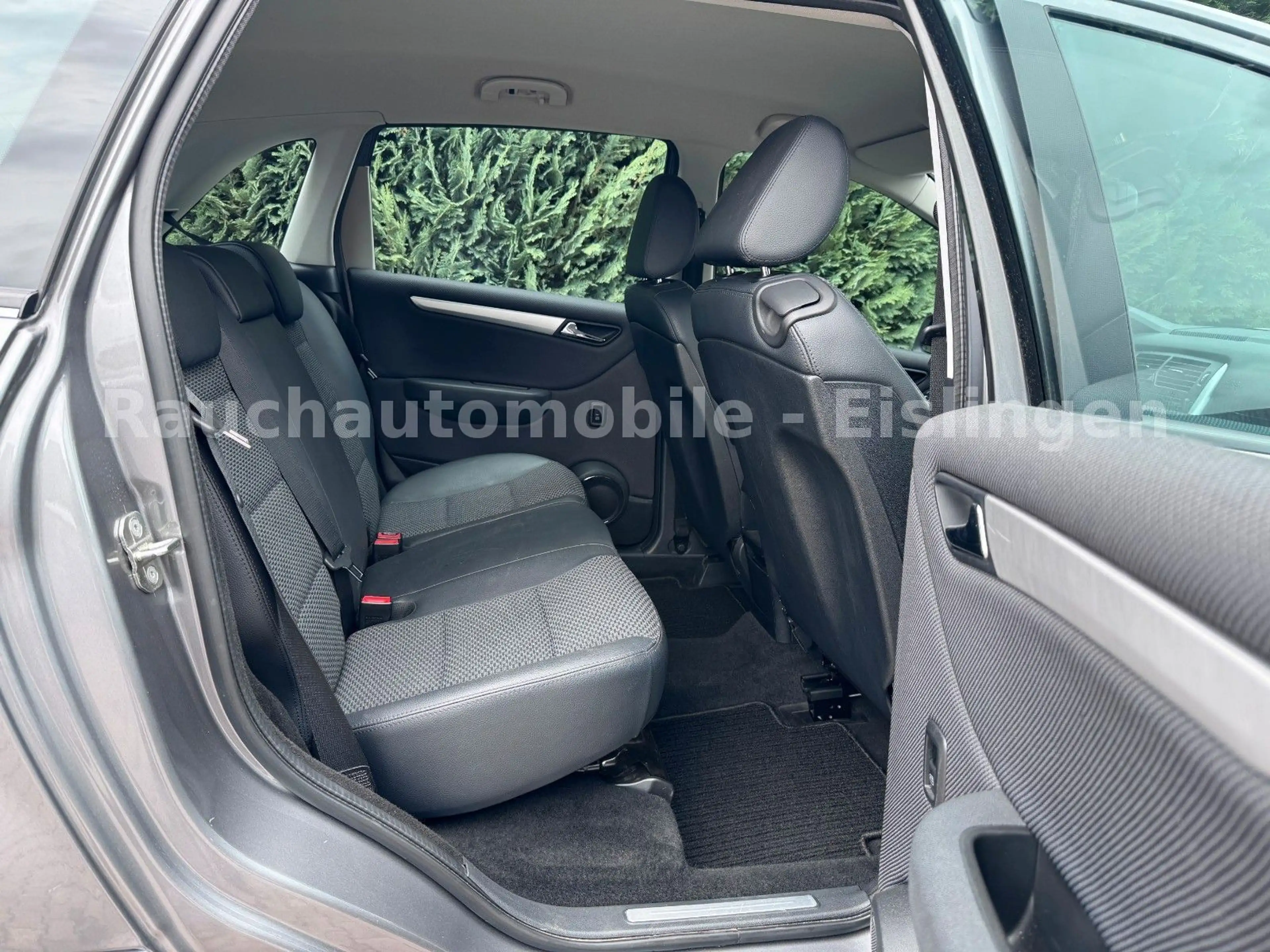 Mercedes-Benz B 180 Automatik,Tempomat,Sitzheizung,Alu,e.Fenst — photo 14