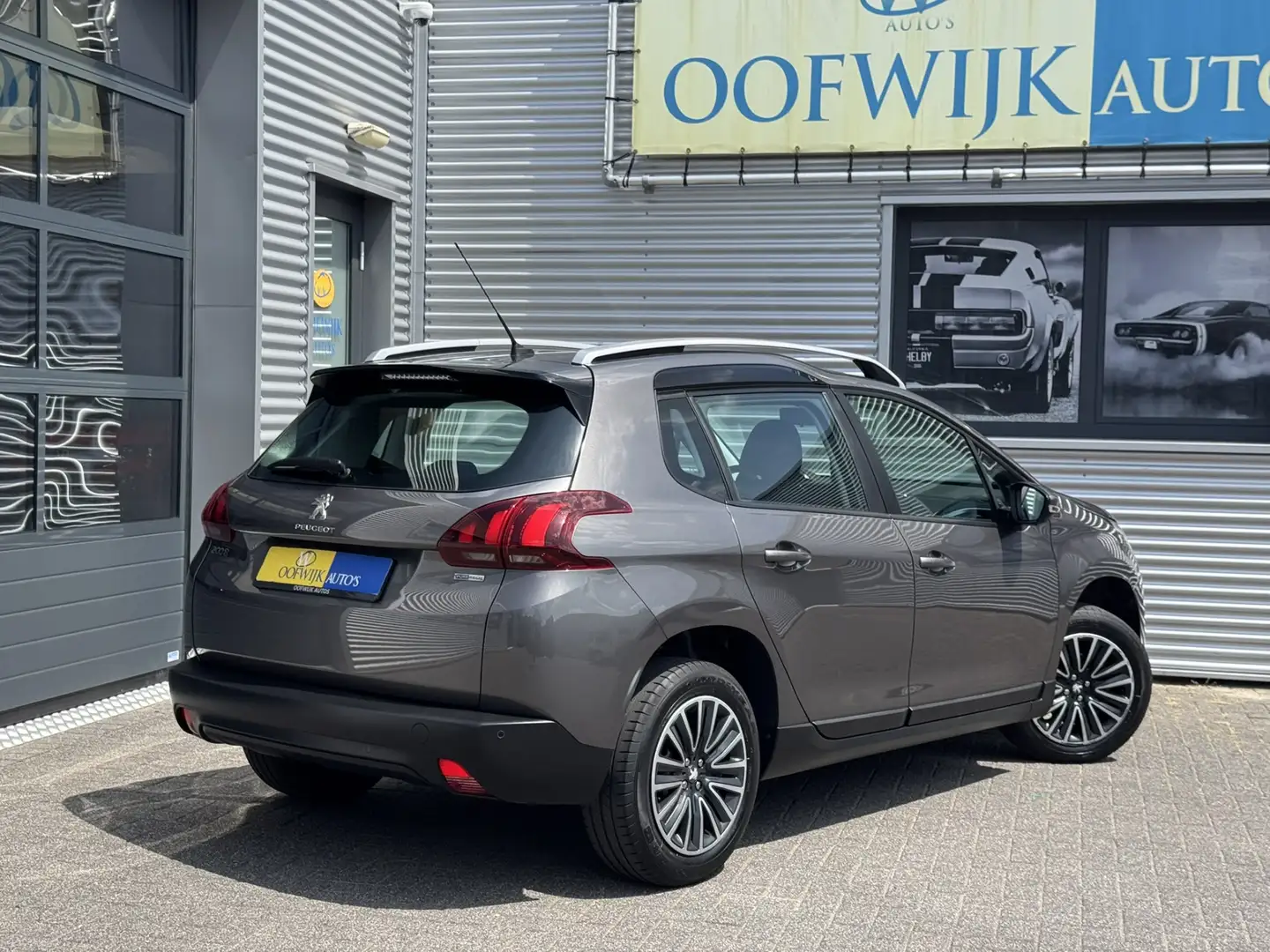Peugeot 2008 1.2 PureTech Active Airco Cruise-Control CarPlay Gris - 2