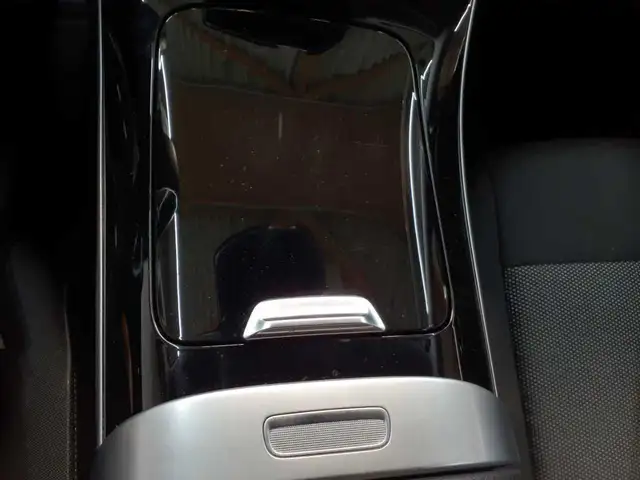 Mercedes-Benz C-Class view 10