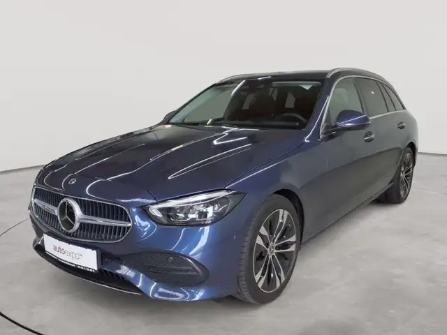 Mercedes-Benz C view 2