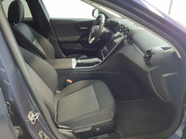 Mercedes-Benz C-Class view 8