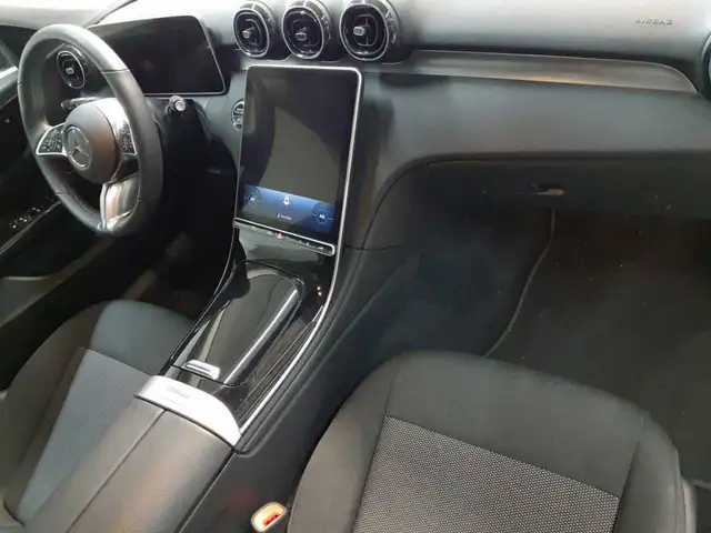 Mercedes-Benz C-Class view 9