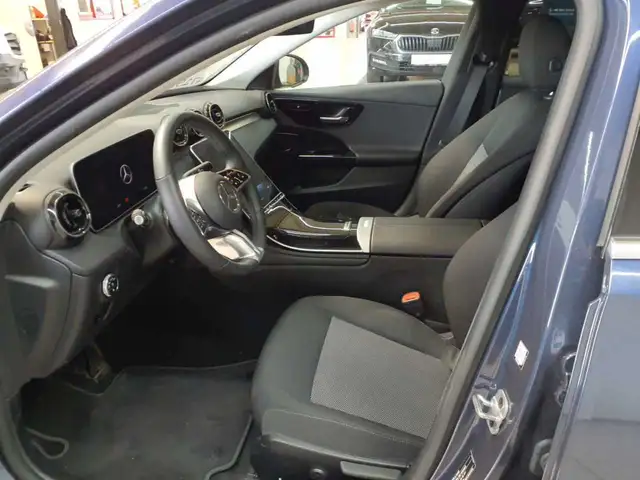 Mercedes-Benz C view 7