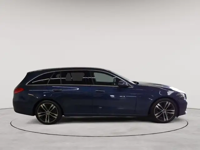 Mercedes-Benz C-Class view 3