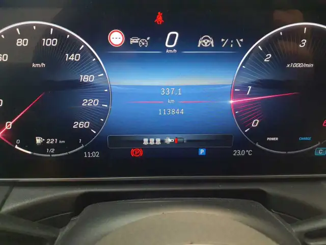 Mercedes-Benz C-Class view 11
