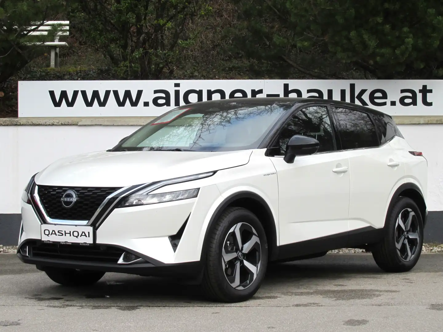 Nissan Qashqai 1,5 VC-T e-Power Edition 50 Weiß - 1