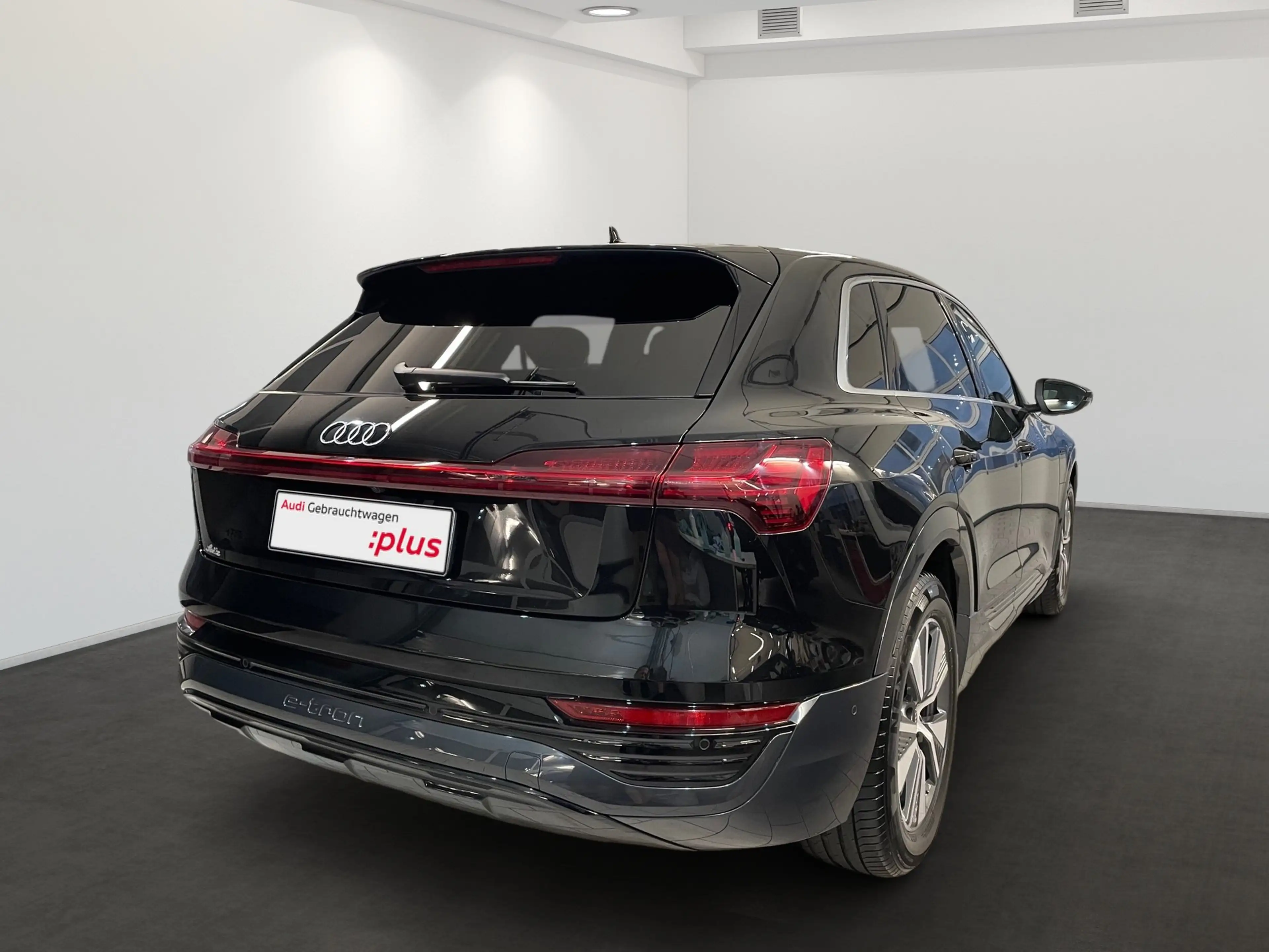 Audi Q8 e-tron Q8 55 e-tron quattro advanced *AHK*B&O*PANO*MATRIX — photo 6