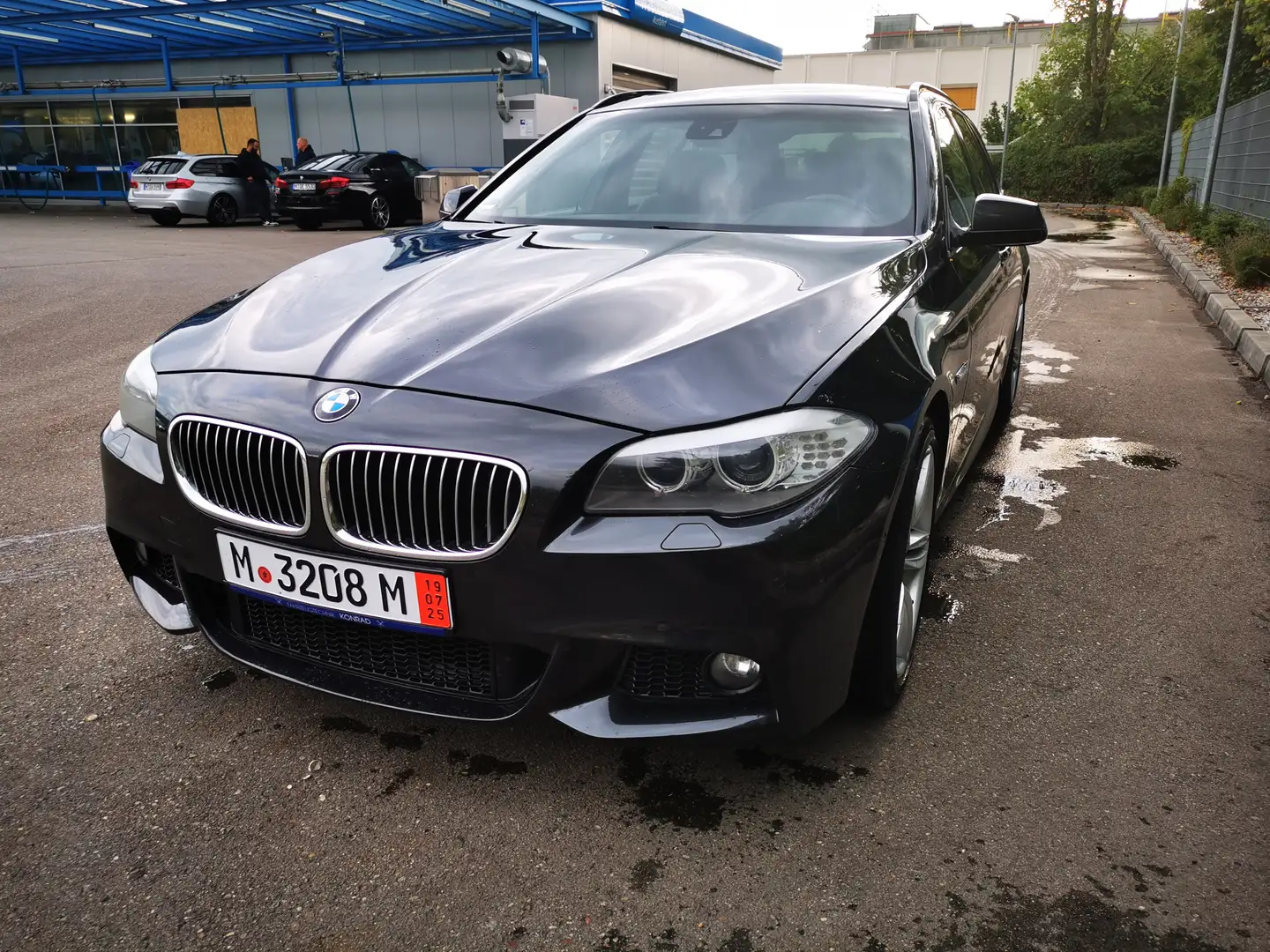 BMW 535 535d xDrive Touring Sport-Aut. Šedá - 2