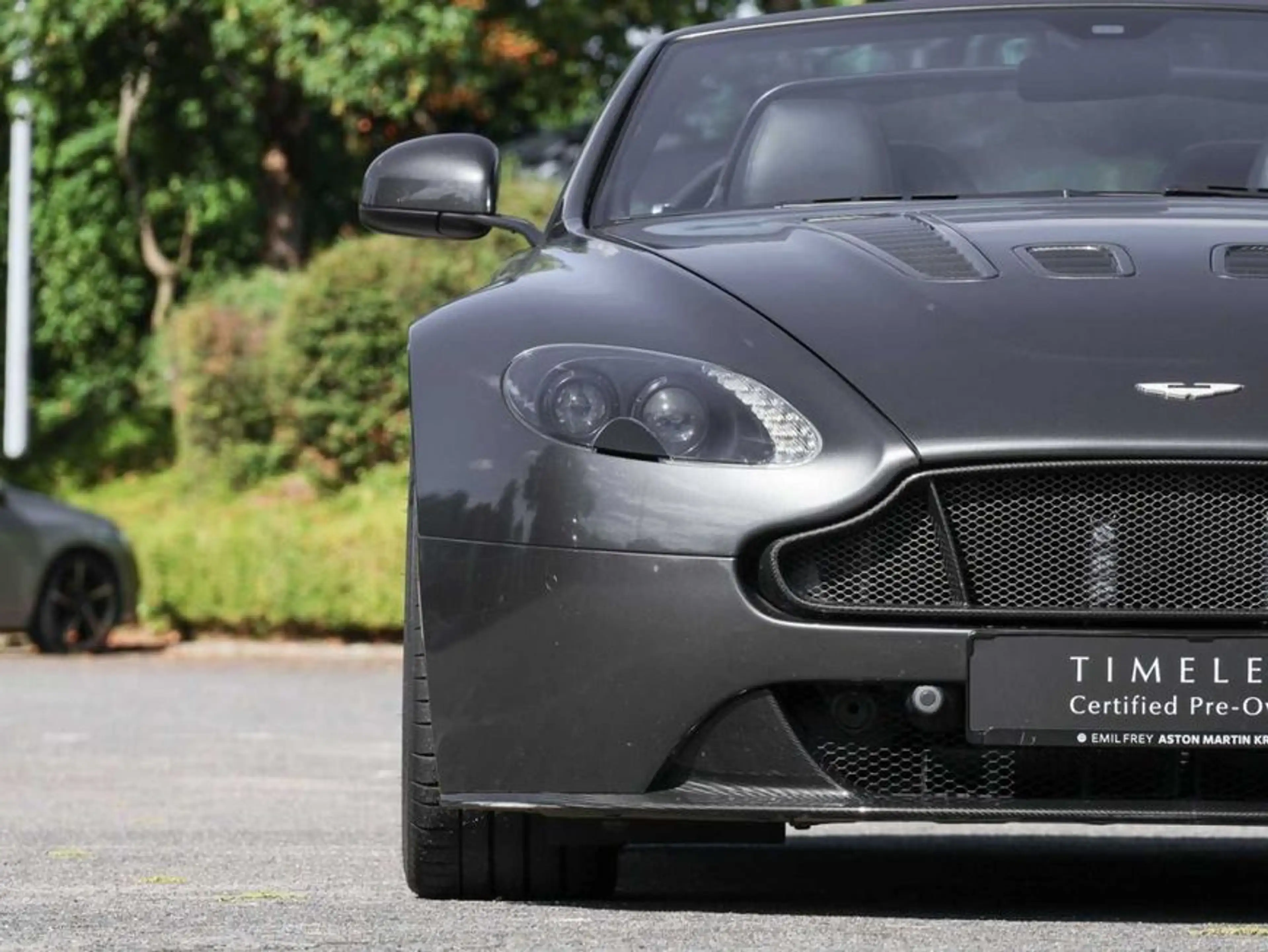 Aston Martin Vantage S Roadster — photo 10