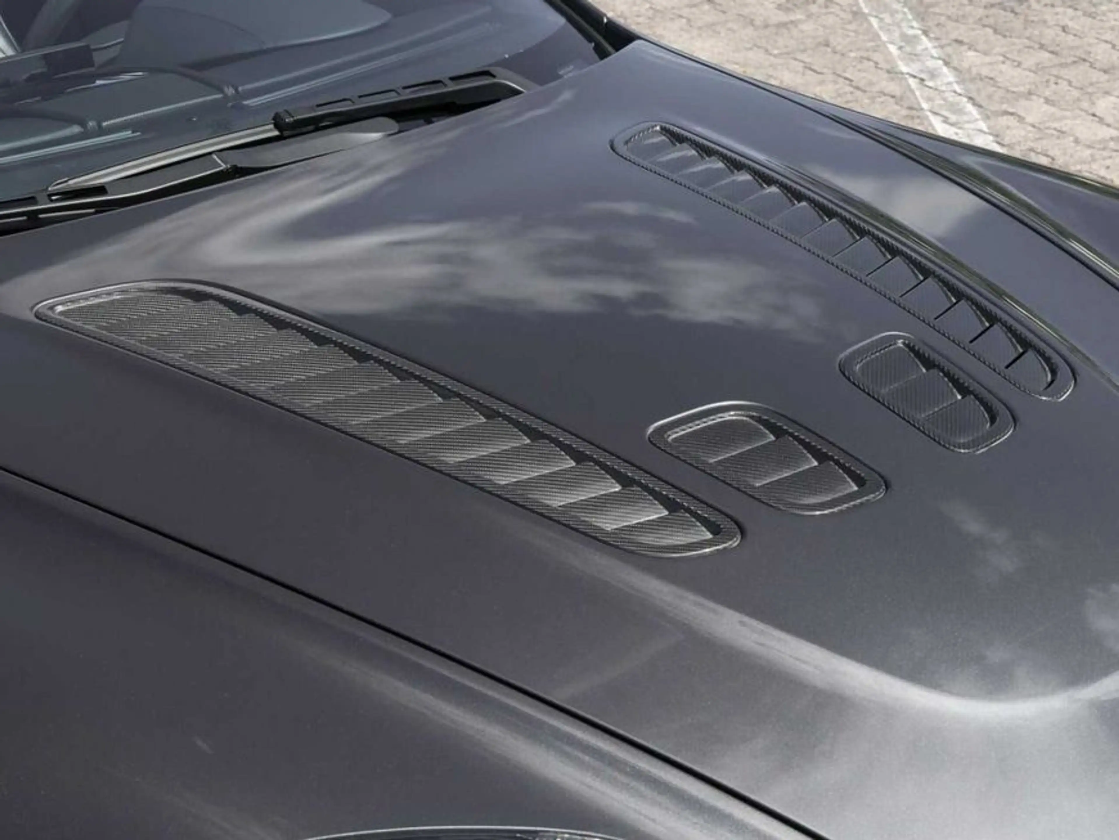 Aston Martin Vantage S Roadster — photo 13