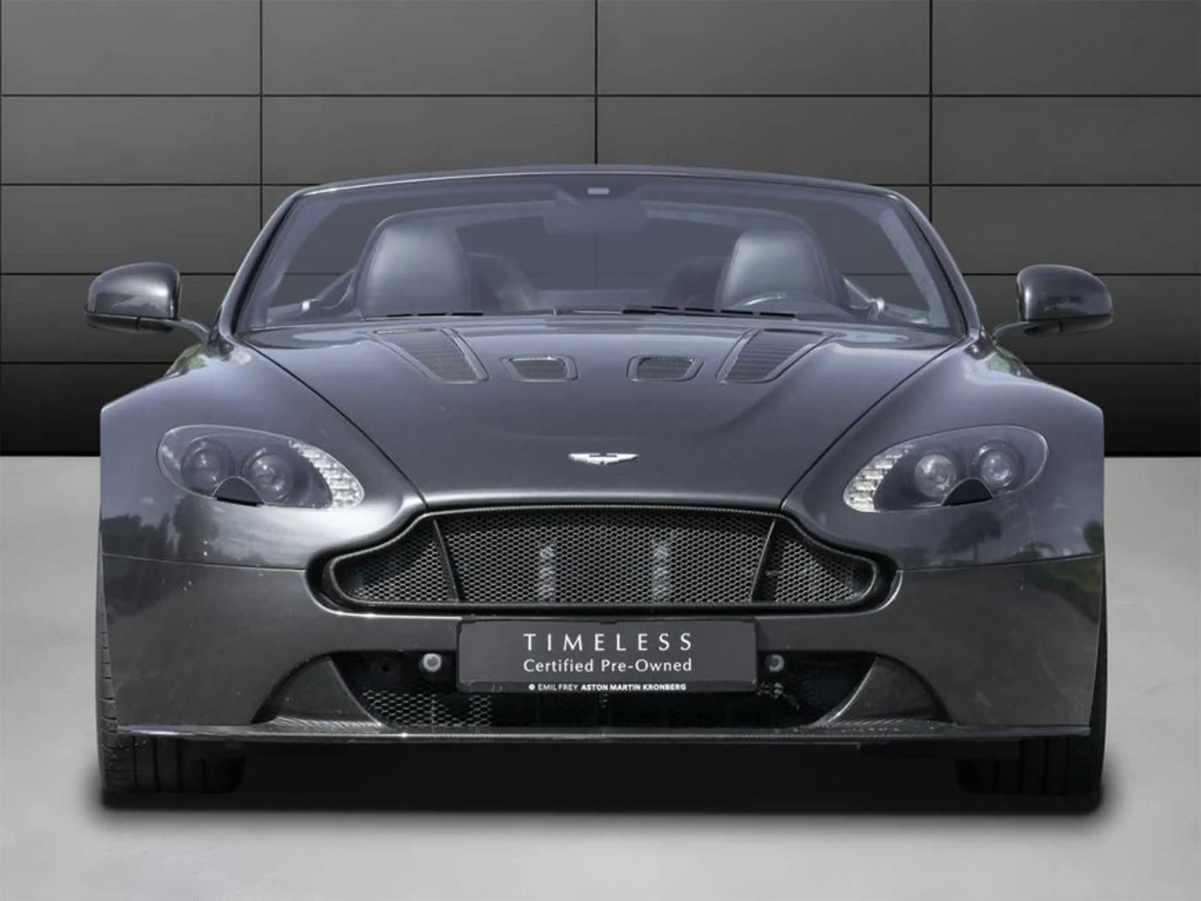 Aston Martin Vantage S Roadster — photo 4