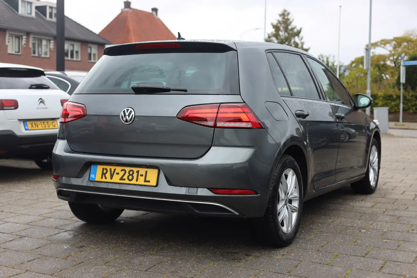 Volkswagen Golf 1.4 TSI HIGHLINE | DSG | NAVI | CARPLAY Grijs - 2
