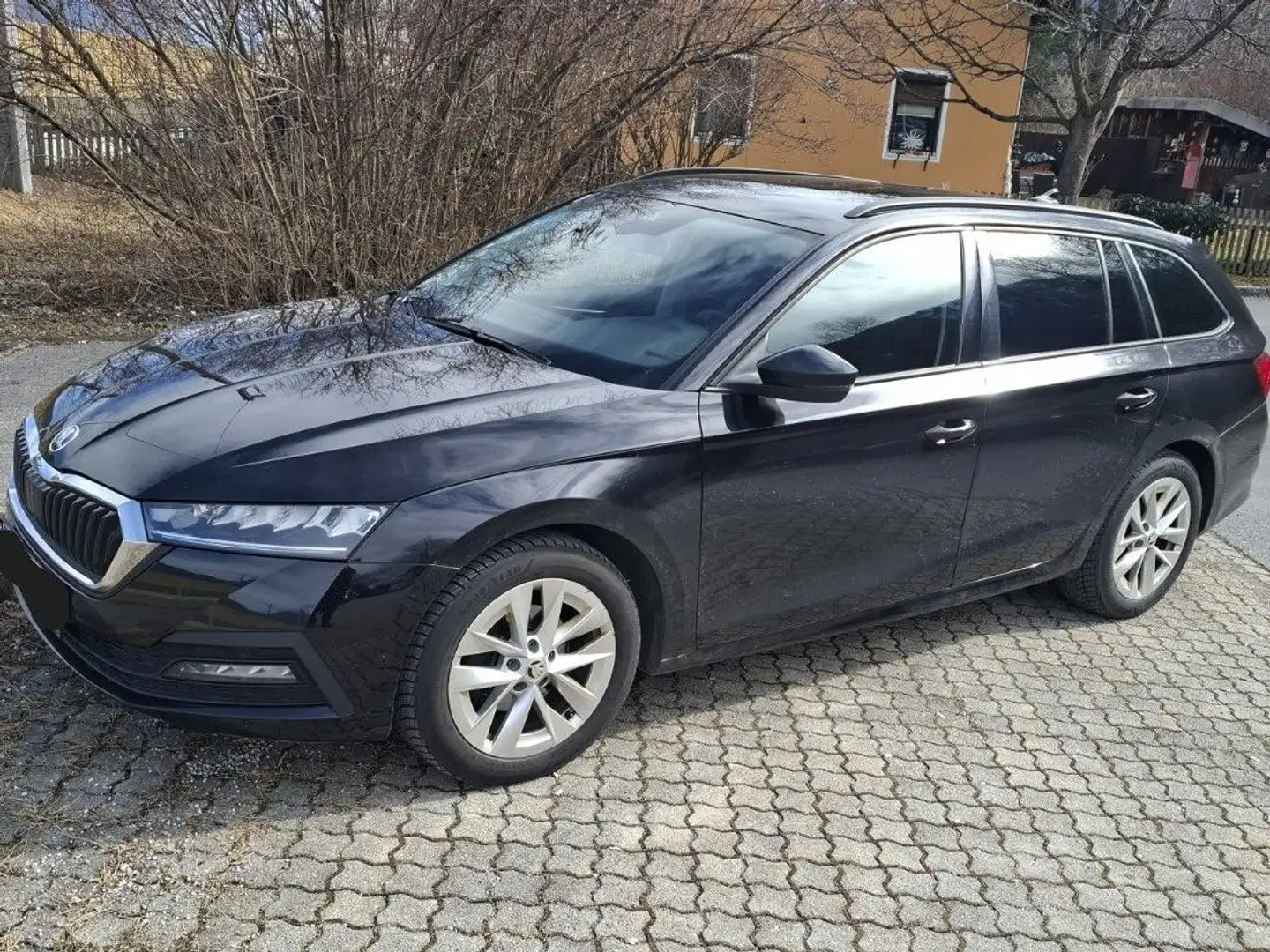 Skoda Octavia Octavia Combi 2,0 TDI Business DSG Business Schwarz - 2