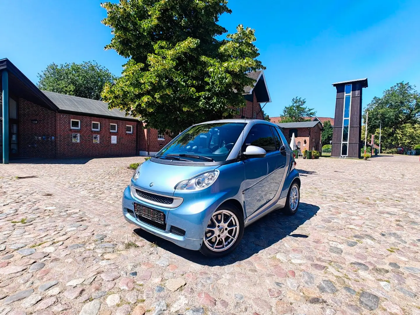 smart forTwo Cabrio 0.8 CDI Automatik / Klima / Navi/ Blau - 1