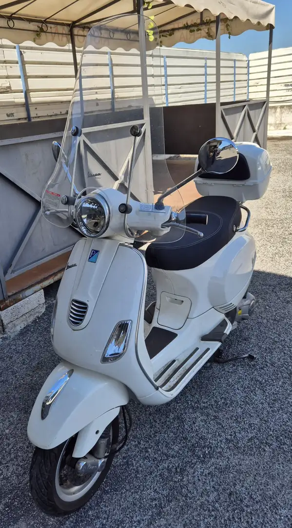 Vespa LX 150 Bianco - 2