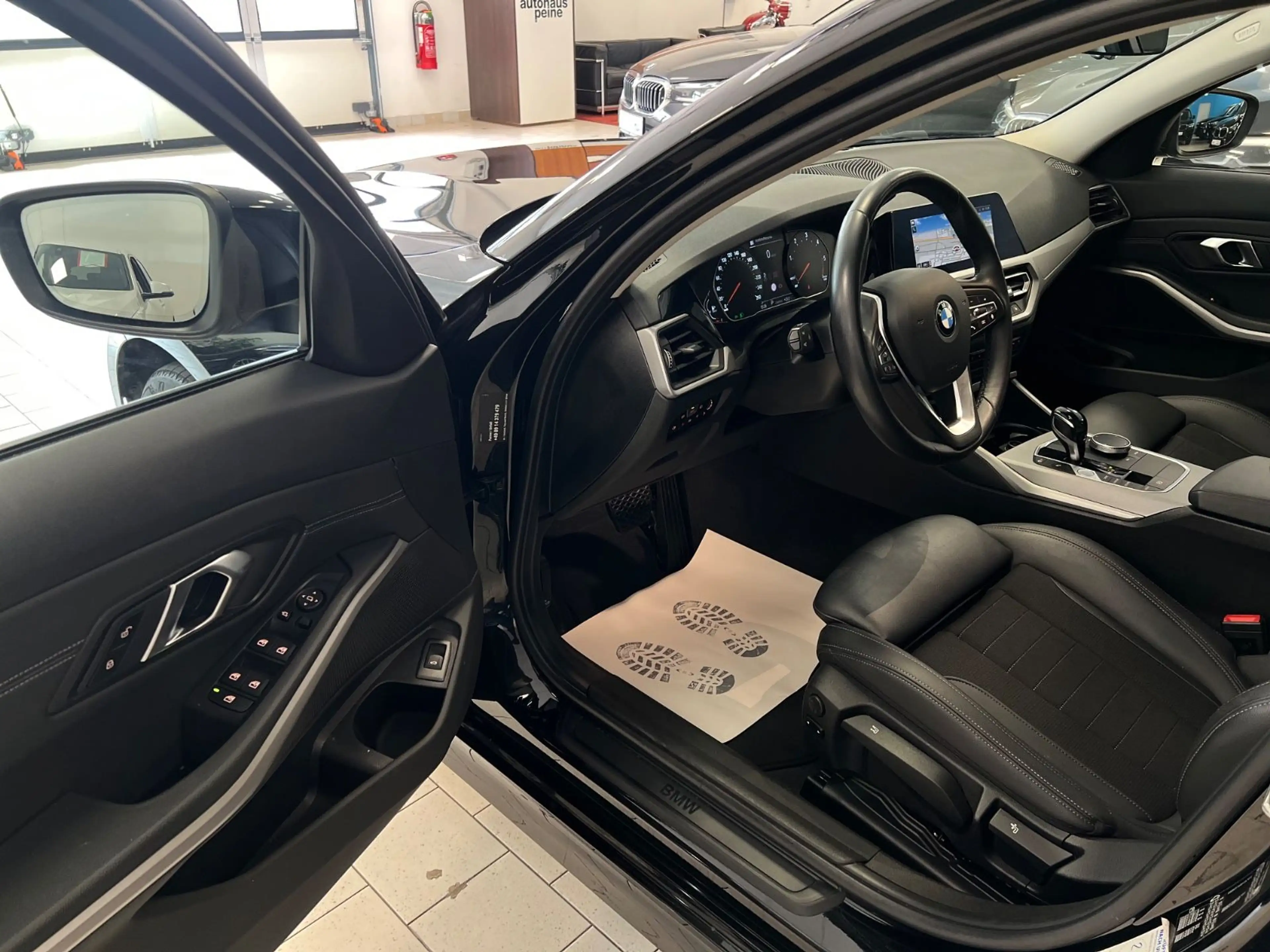 BMW 318 d Advantage Aut/Navi/SportSitze/KeyLes/Tempom — photo 12