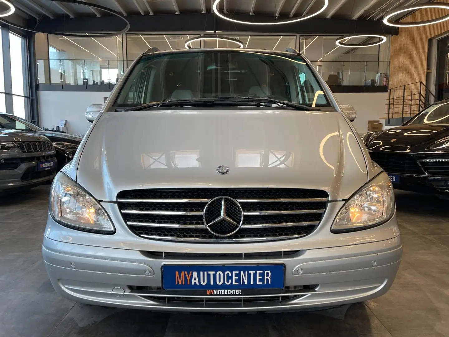 Mercedes-Benz Viano 2.2 CDI Activity kompakt *6.SITZER*KLIMA* Plateado - 2
