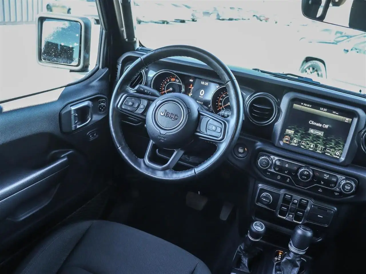 Jeep Wrangler снимка Jeep Wrangler