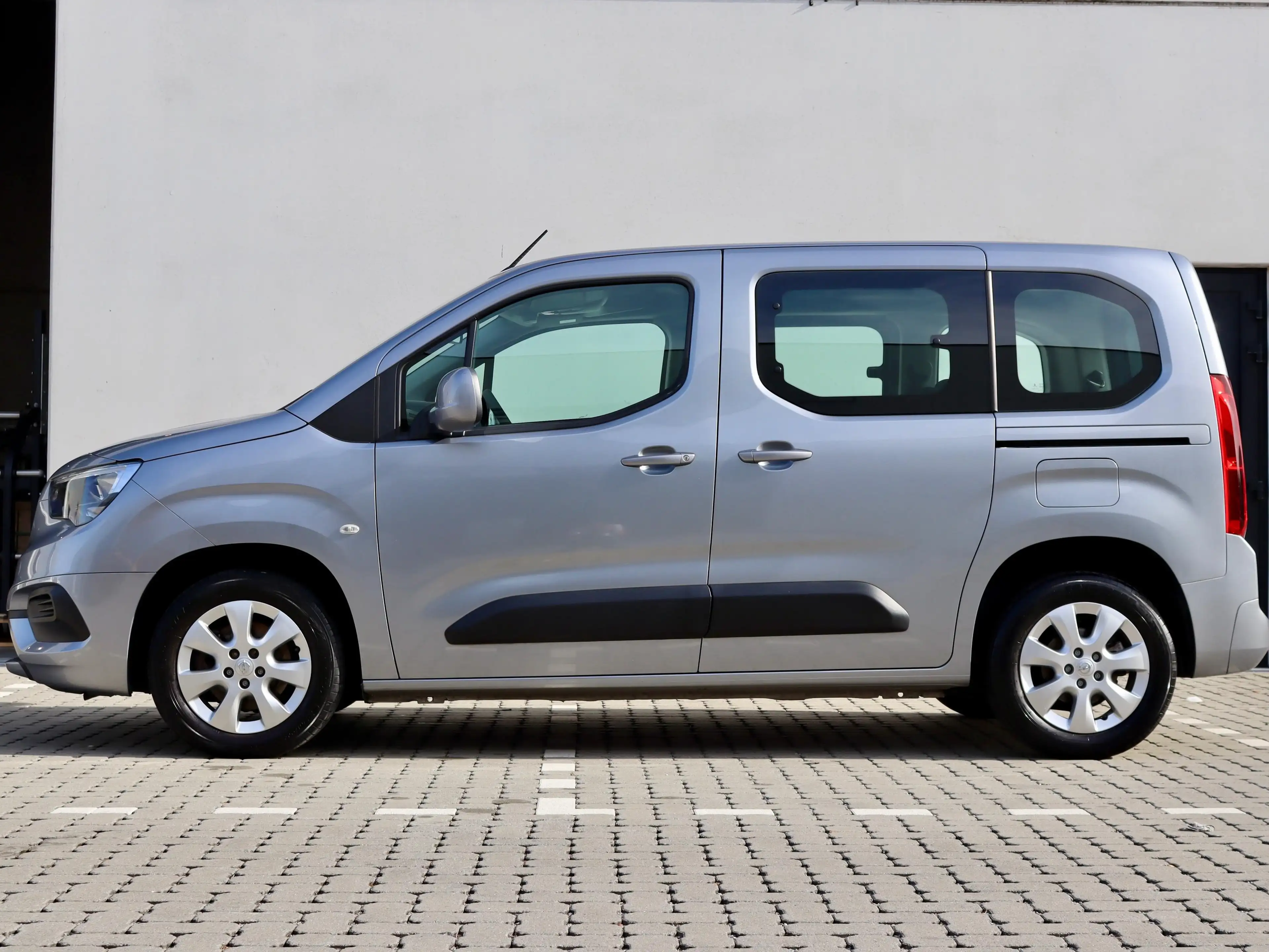 Opel Combo Life Combo Life 1.2 T L1H1 Edition S/S (EU6.3) — photo 11