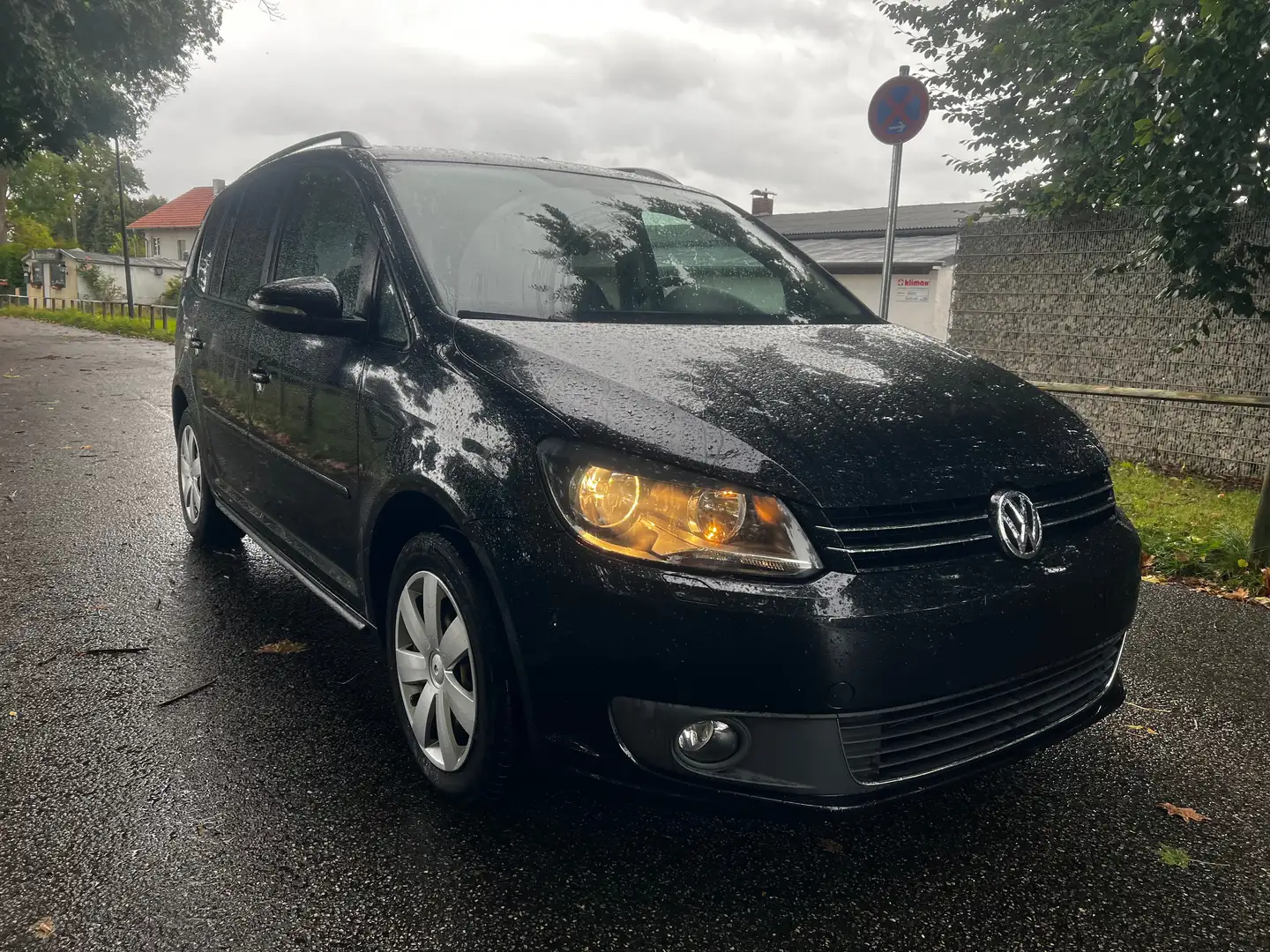Volkswagen Touran Comfortline BMT Schwarz - 2