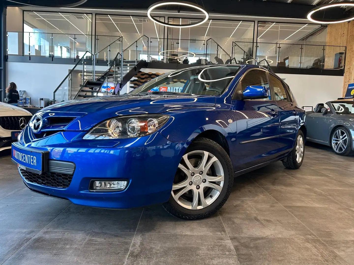 Mazda 3 Lim. 2.0 Sport Active*Klima*SHZ*Xenon*Tempomat Синий - 1