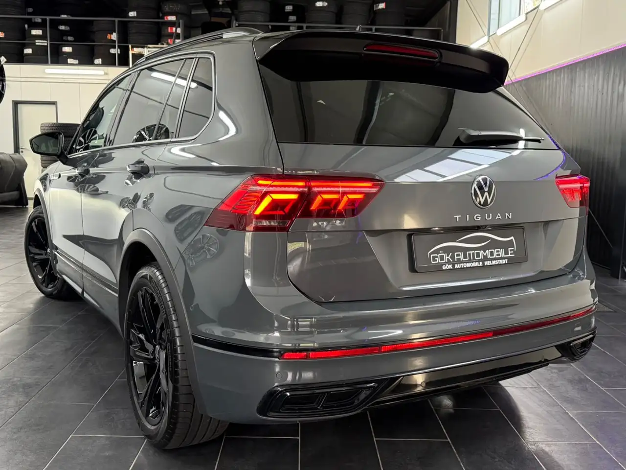 2022 Volkswagen Tiguan R-Line 2.0 TDI AHK*IQLIGHT*STHZ*BLACKSTYL, photograph 5