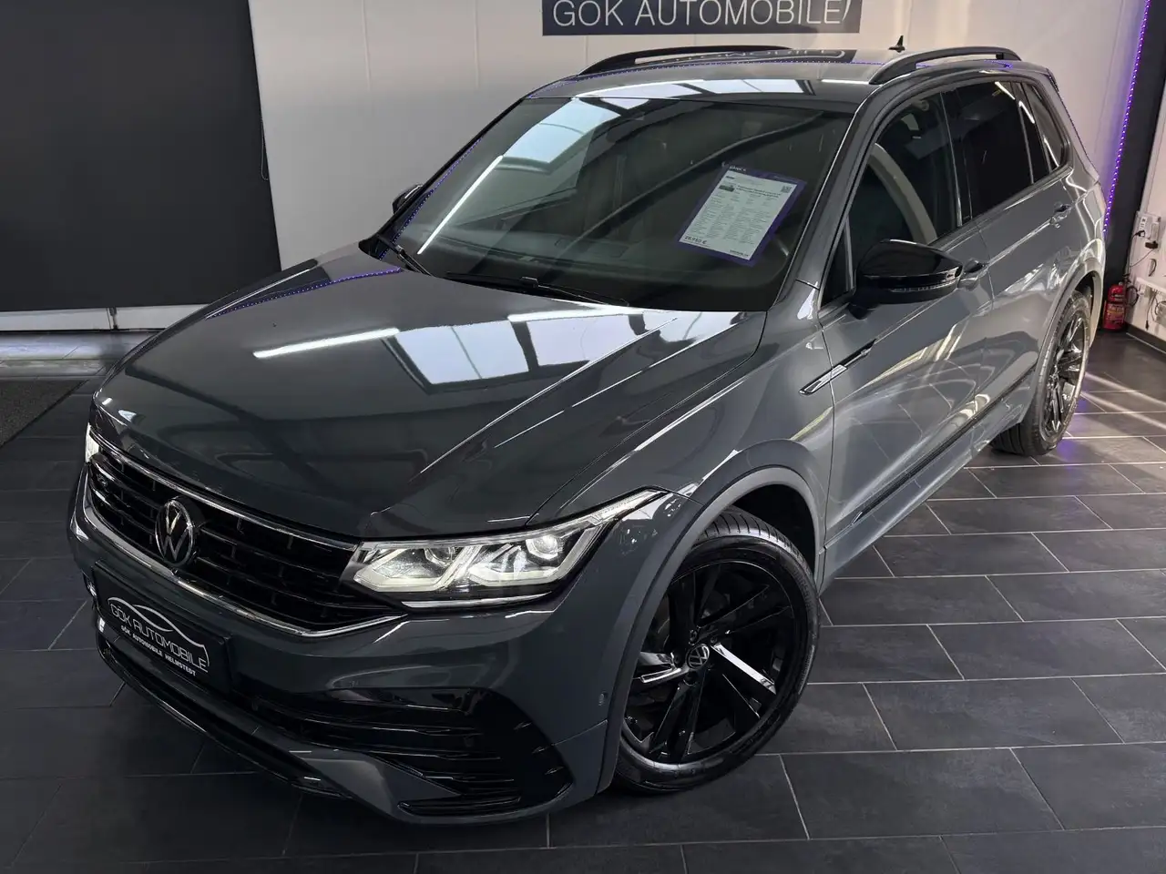 2022 Volkswagen Tiguan R-Line 2.0 TDI AHK*IQLIGHT*STHZ*BLACKSTYL, photograph 2