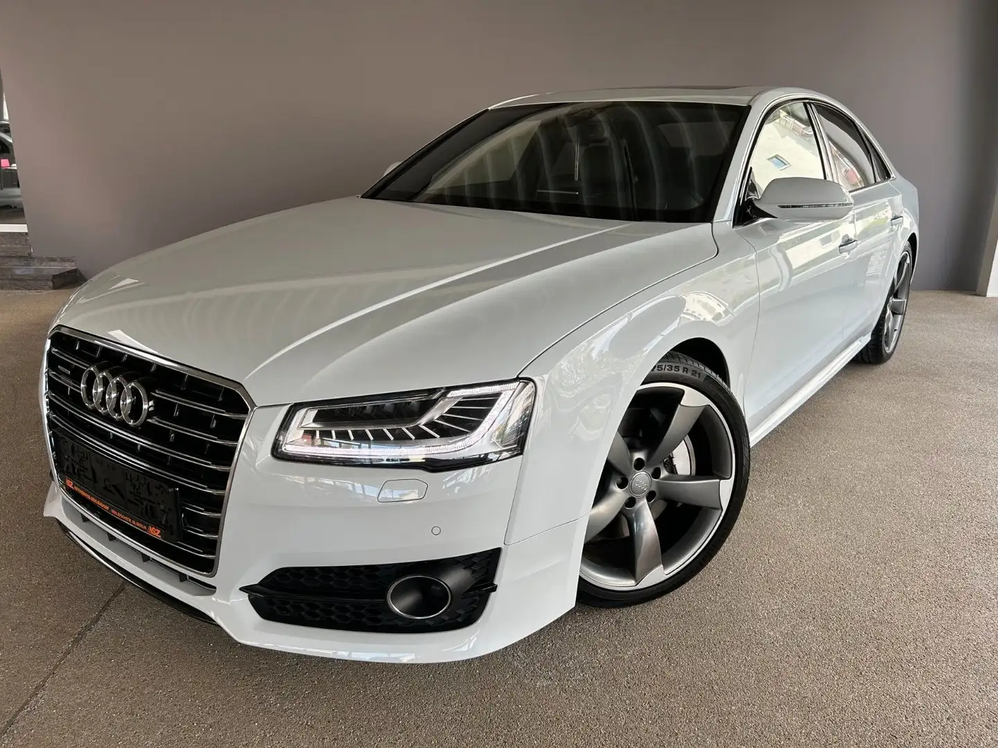 Audi A8 4.2TDI/Matrix LED/HeadUpDisplay/AHK/ACC/385PS Weiß - 1