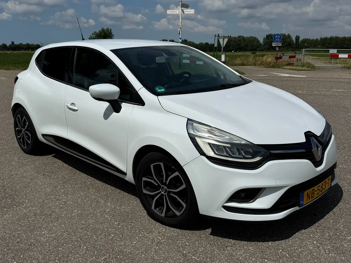 Renault Clio Clio 1.5 dCi Ecol Intens Wit - 1