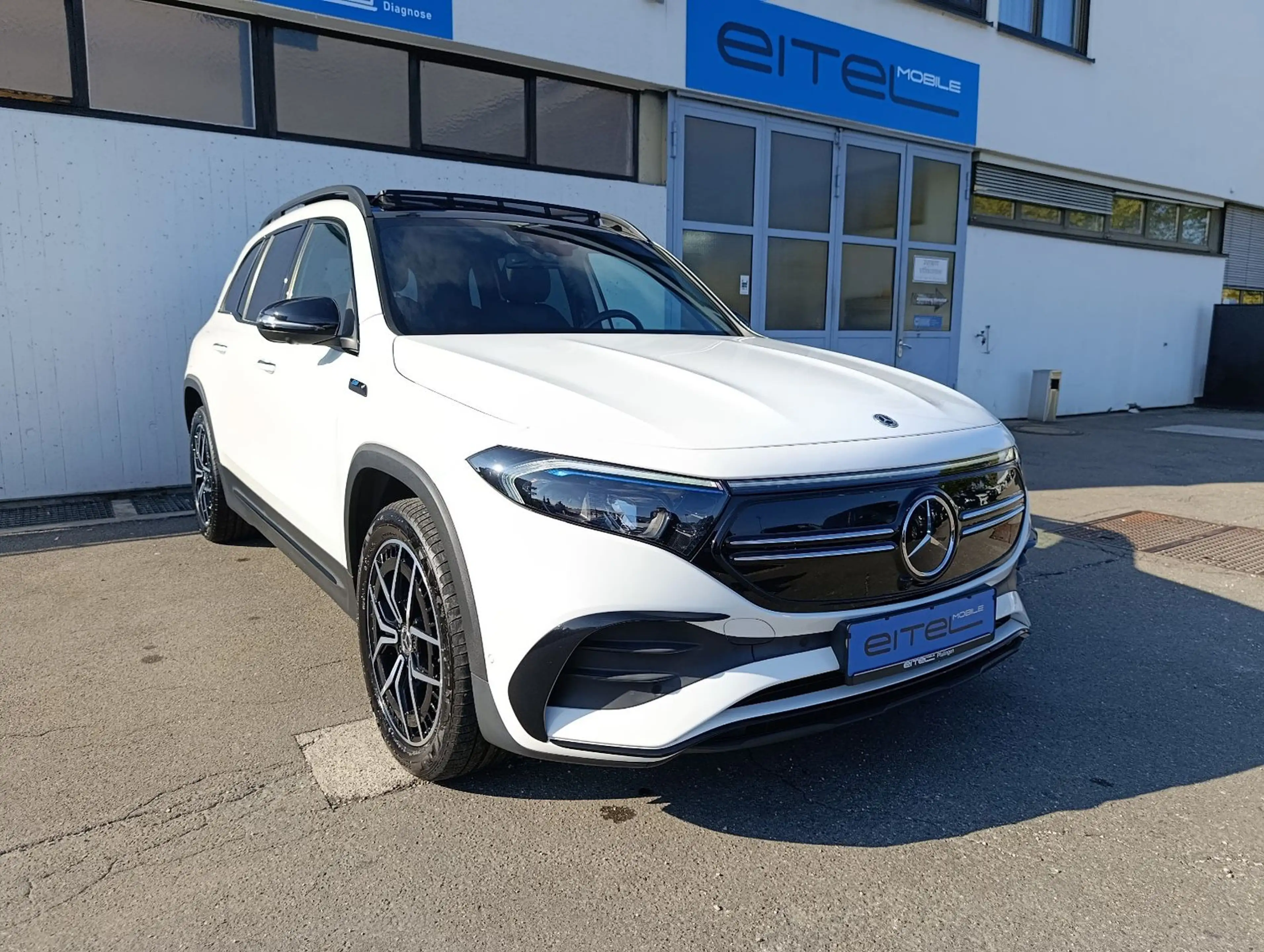 Mercedes-Benz EQB 300 4Matic AMG Panorama RFK 360° MBUX — photo 2