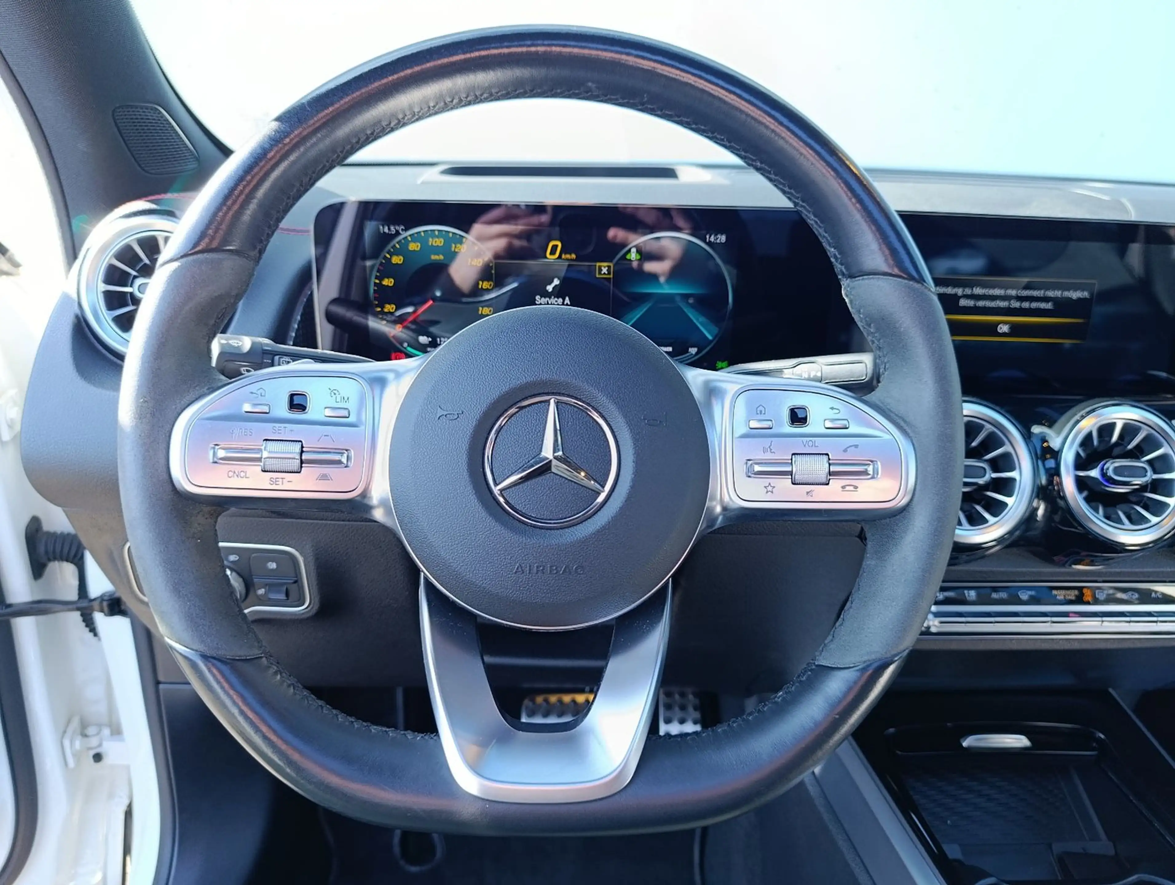 Mercedes-Benz EQB 300 4Matic AMG Panorama RFK 360° MBUX — photo 12