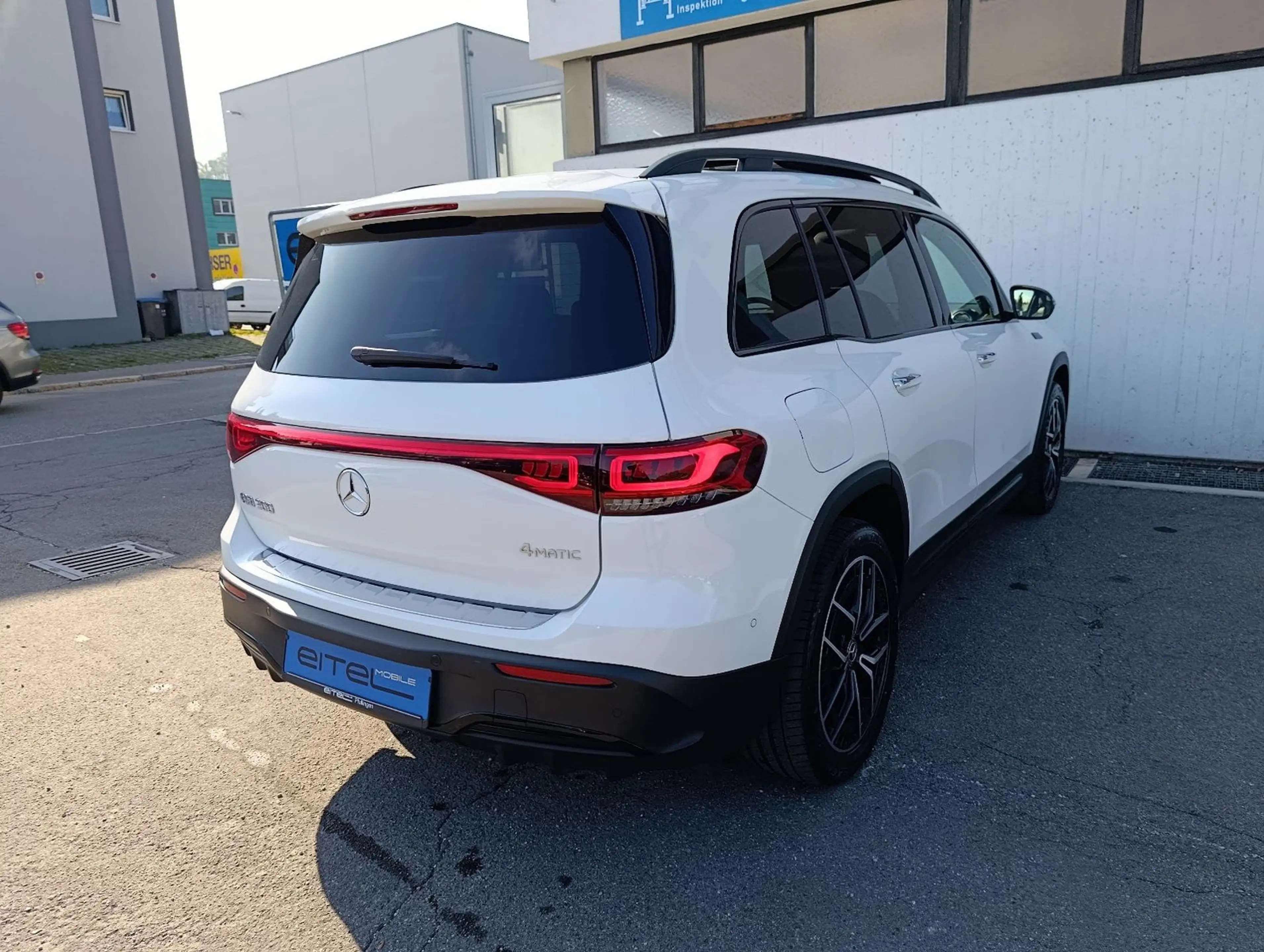 Mercedes-Benz EQB 300 4Matic AMG Panorama RFK 360° MBUX — photo 3