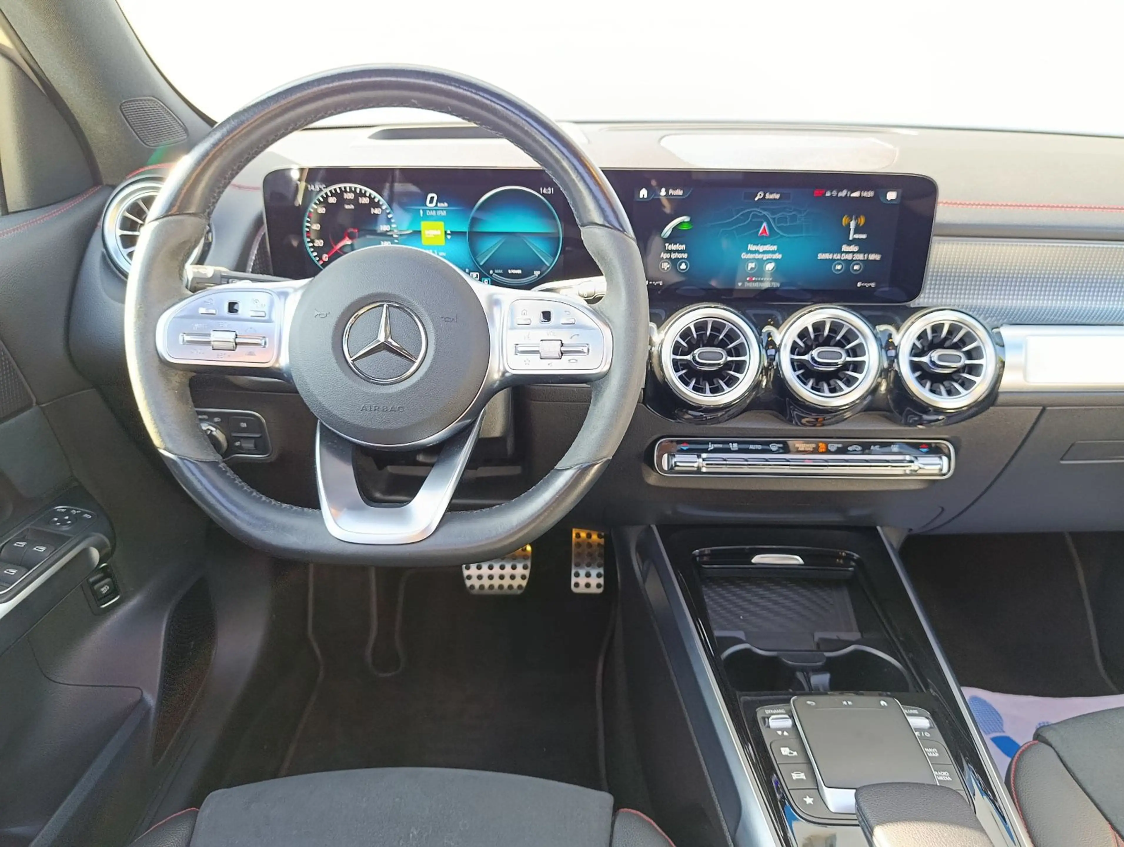 Mercedes-Benz EQB 300 4Matic AMG Panorama RFK 360° MBUX — photo 13