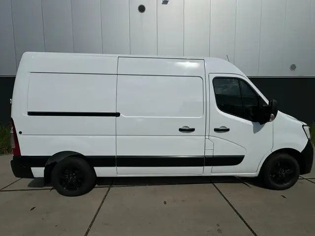 Renault Master view 3