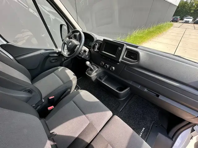 Renault Master view 9