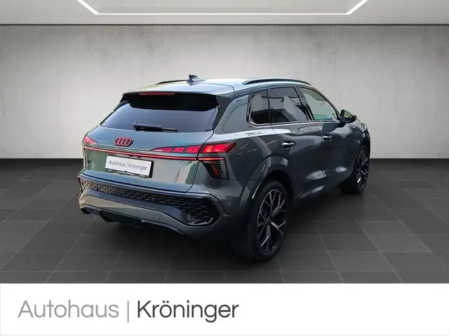 Audi Q3 view 2