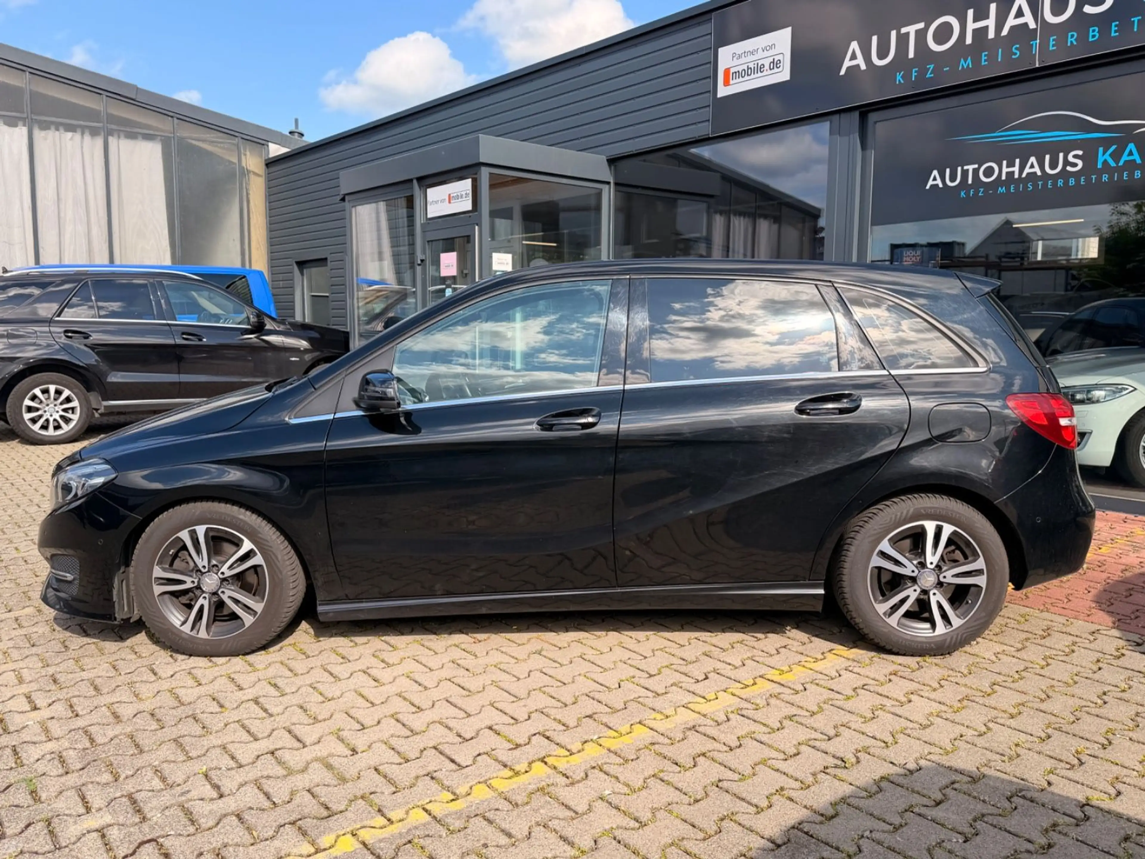 Mercedes-Benz B 220 CDI Urban/LED — photo 4