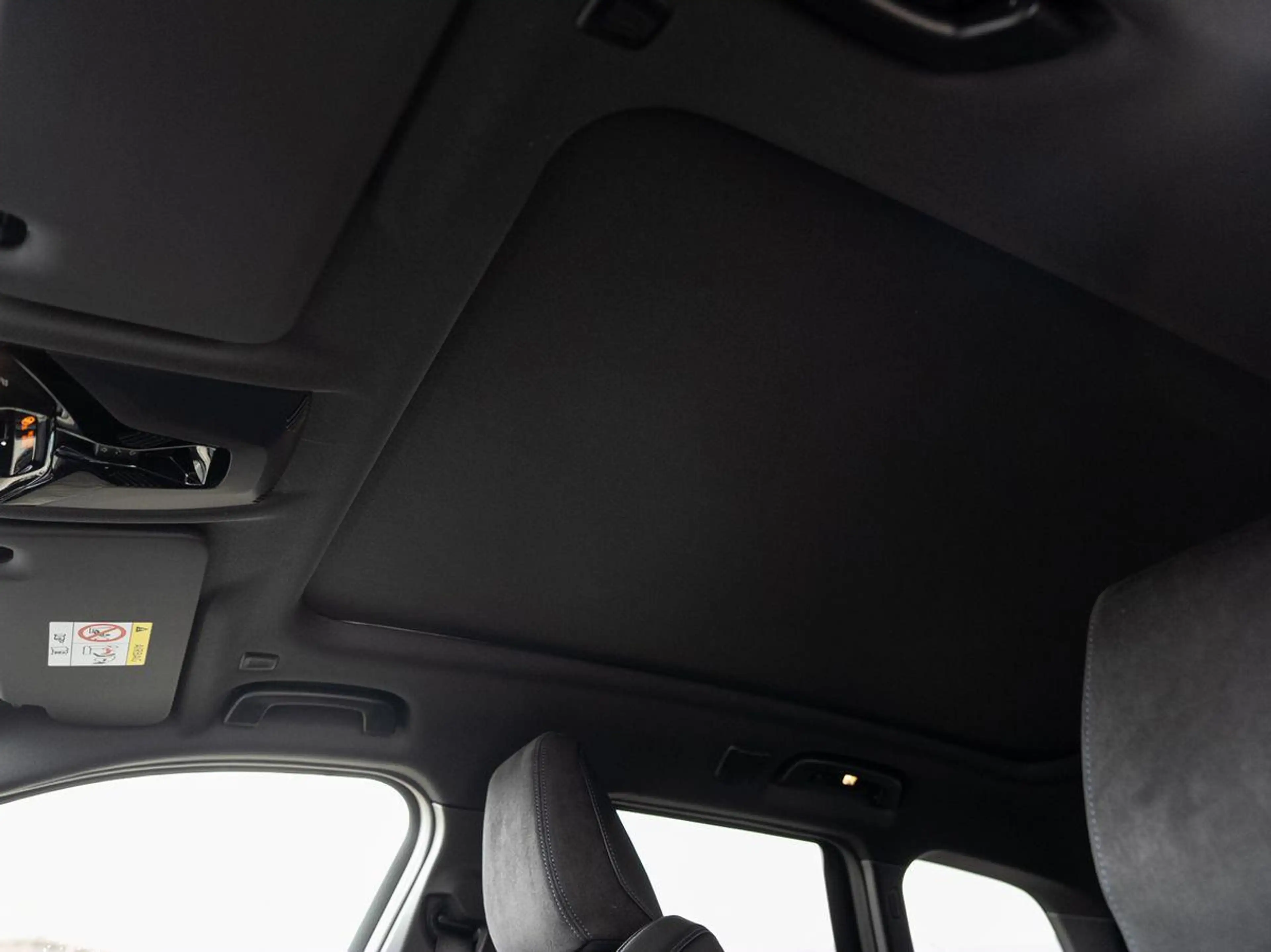 BMW X1 sDrive20d M-Sport 19 AHK aLED PANO KoZg SpPak — photo 10