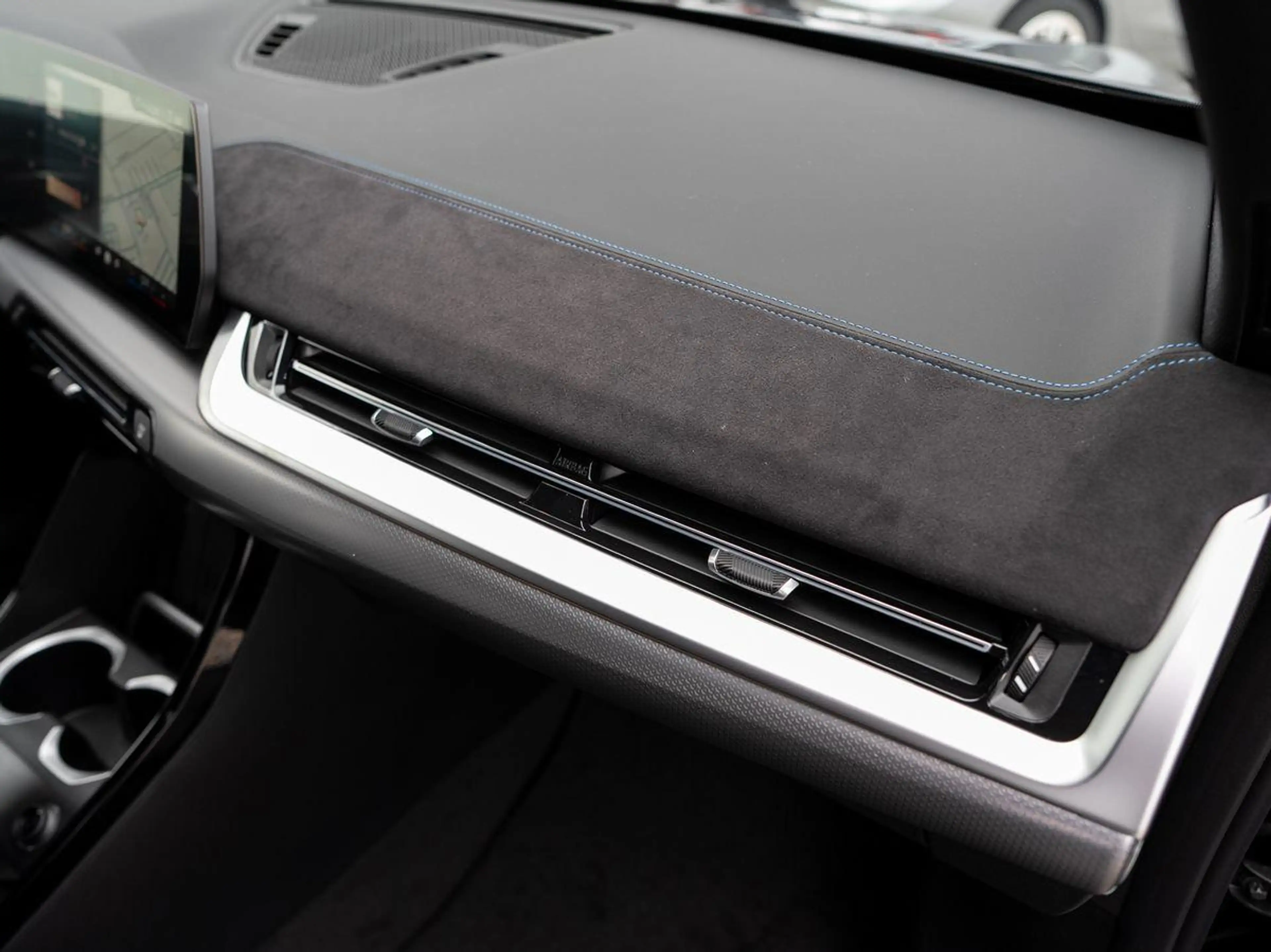 BMW X1 sDrive20d M-Sport 19 AHK aLED PANO KoZg SpPak — photo 11