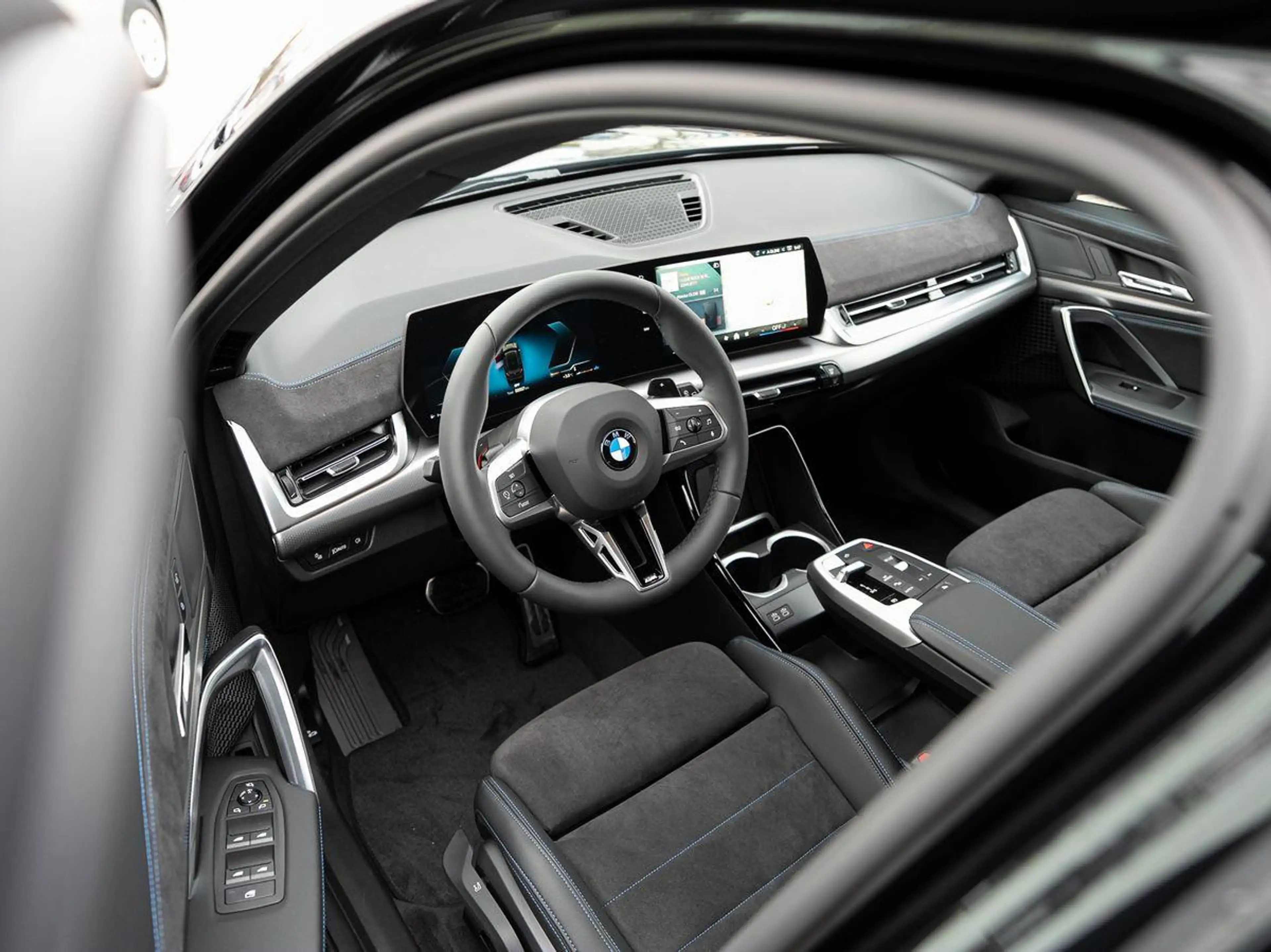 BMW X1 sDrive20d M-Sport 19 AHK aLED PANO KoZg SpPak — photo 7