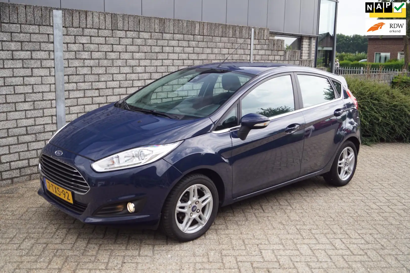 Ford Fiesta 1.0 EcoBoost Titanium 5 Deurs Navi Clima Cruise PD Blauw - 1