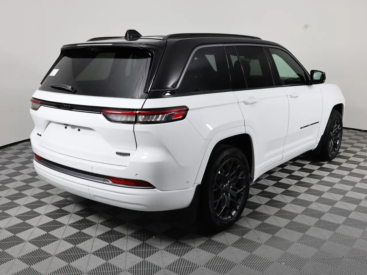 Jeep Grand Cherokee снимка Jeep Grand Cherokee