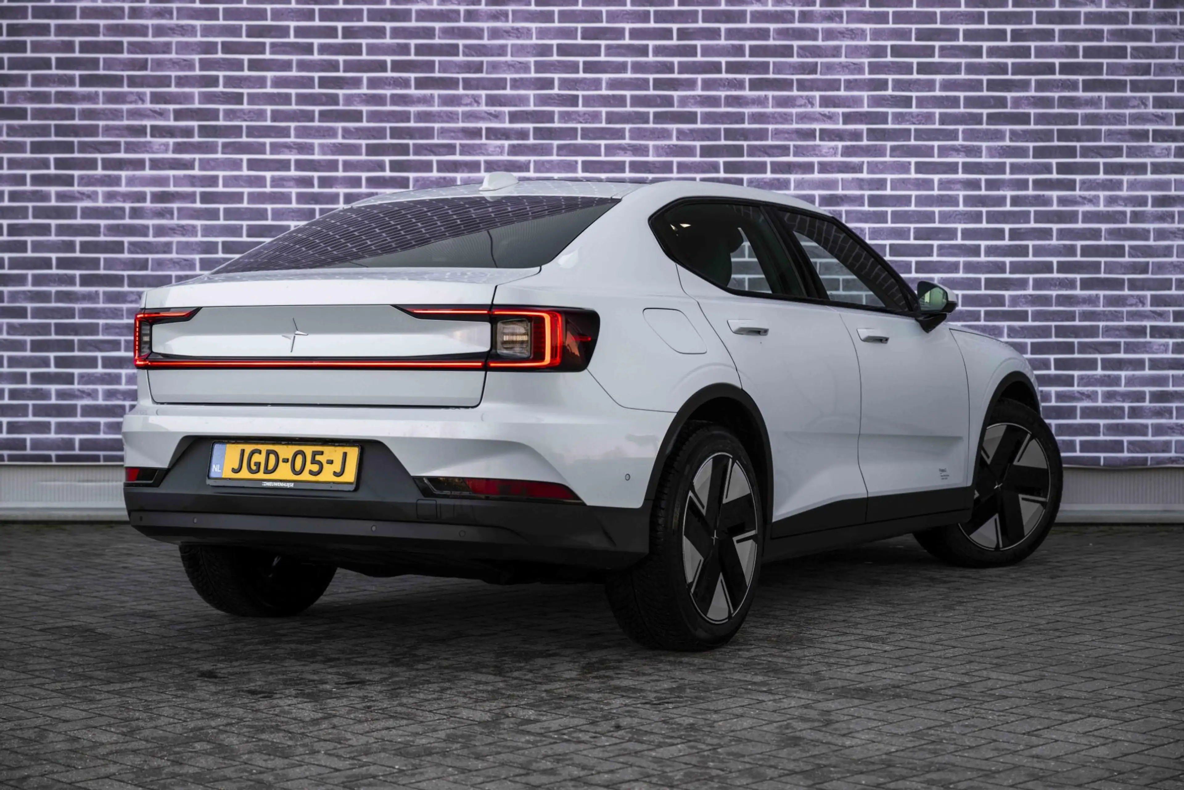Polestar 2 Standard Range Single Motor 63kWh | Pilot Pack | P — photo 2