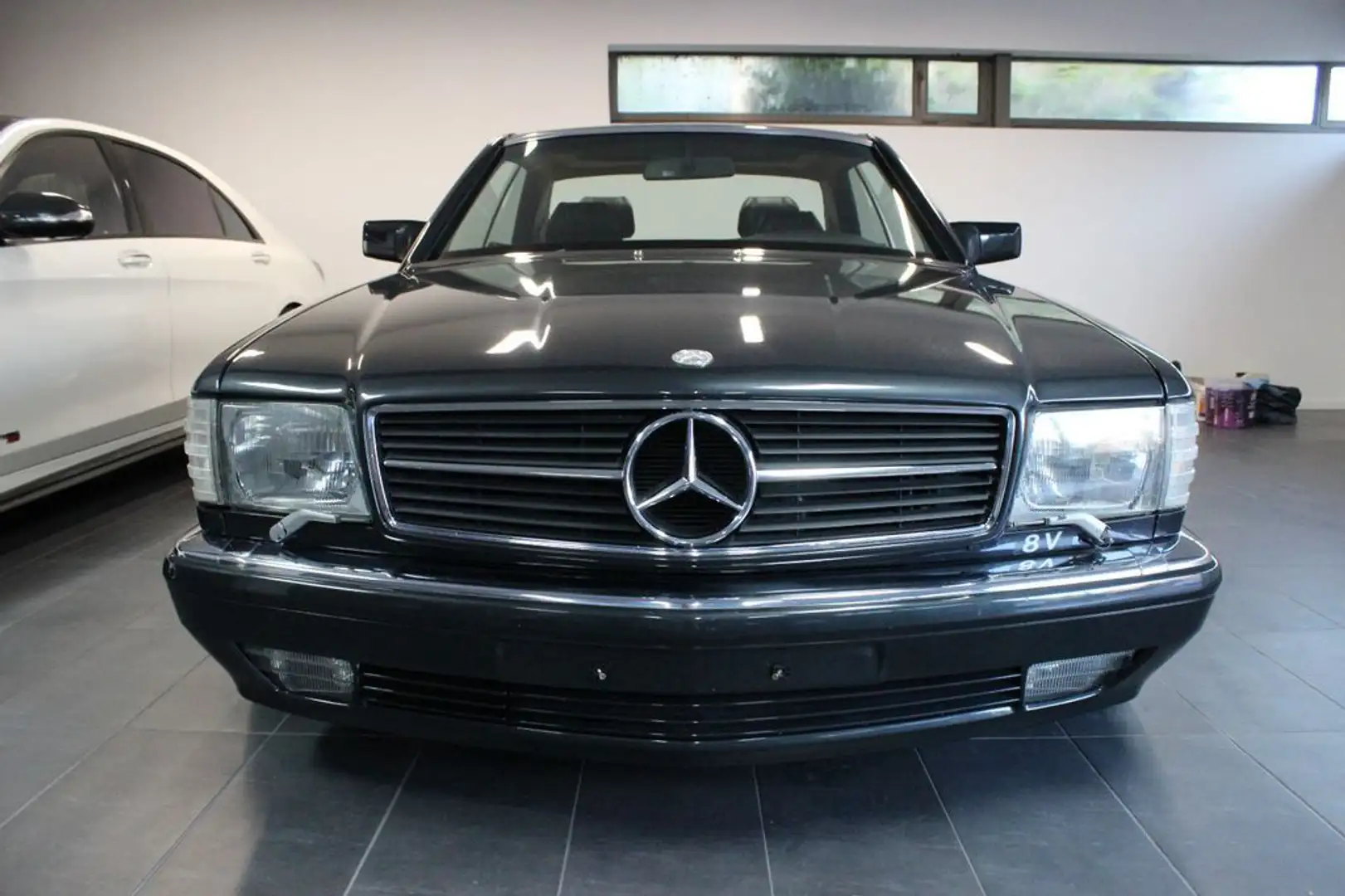 Mercedes-Benz 560 SEC - Luxuscoupé, sogar mit Gasanlage!! Fekete - 2